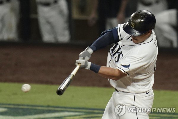 ALCS 7차전서 안타 치는 최지만